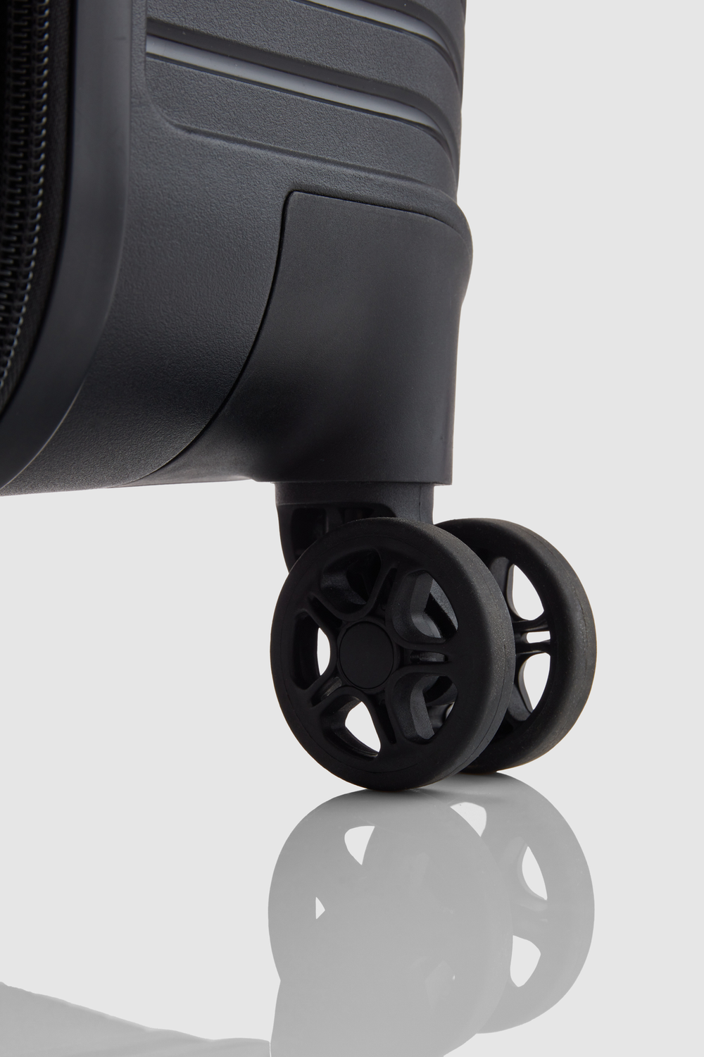 Bondi Carry-On 56cm Suitcase