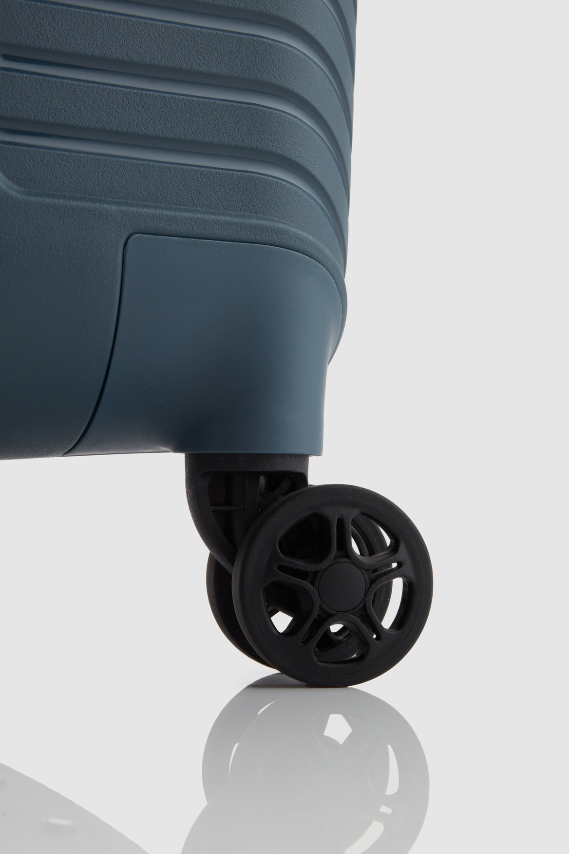 Bondi Carry-On 56cm Suitcase