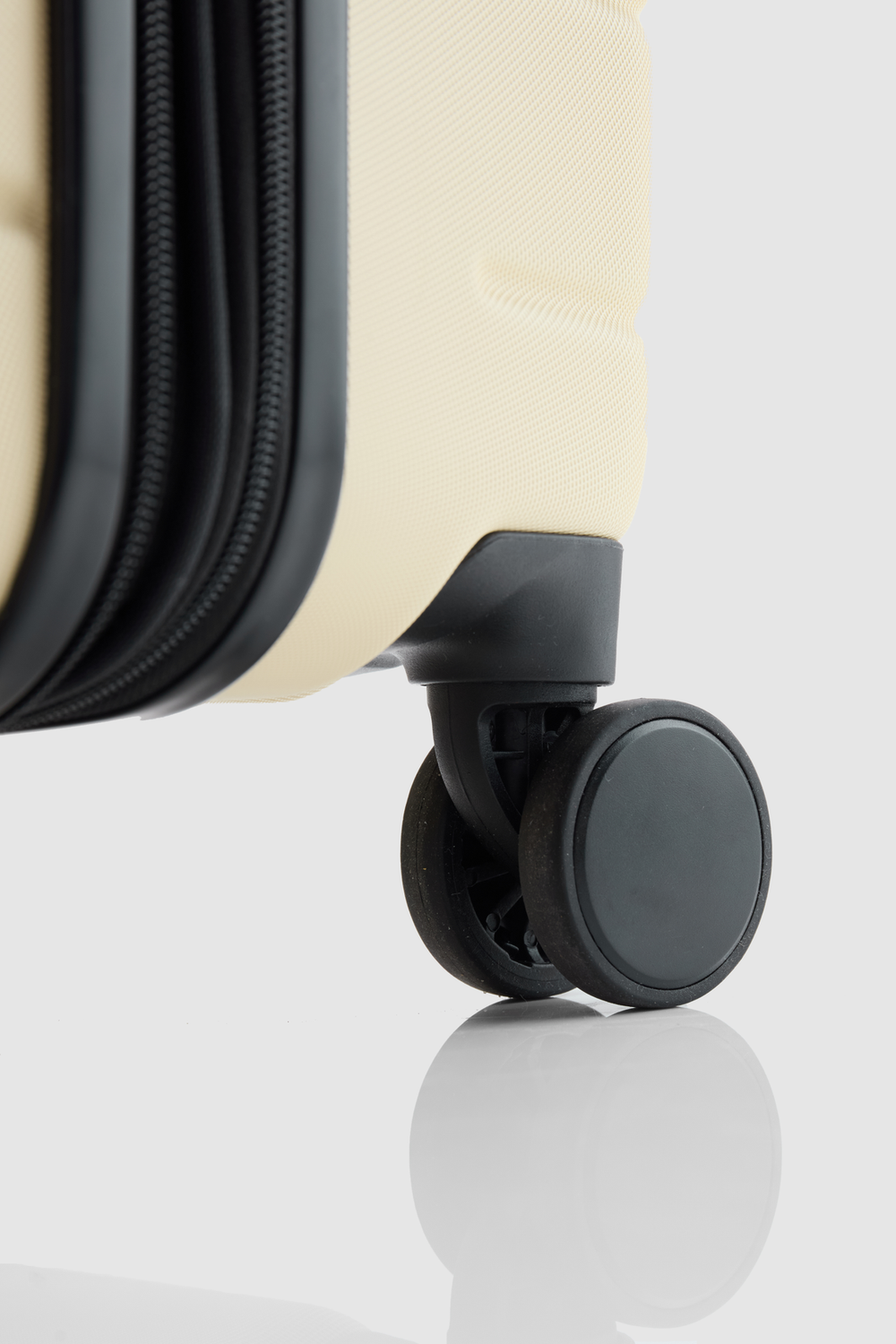 Stori Check-In 75cm Suitcase