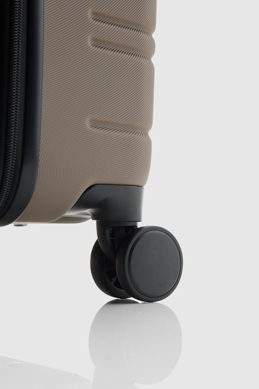 Stori Check-In 75cm Suitcase