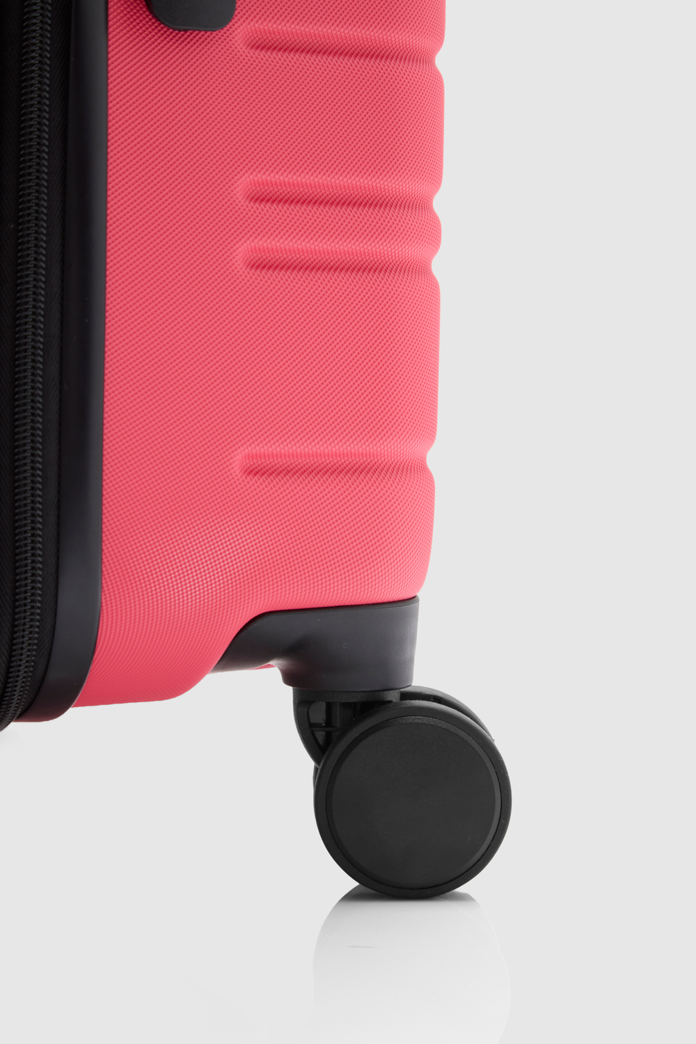 Stori Check-In 75cm Suitcase