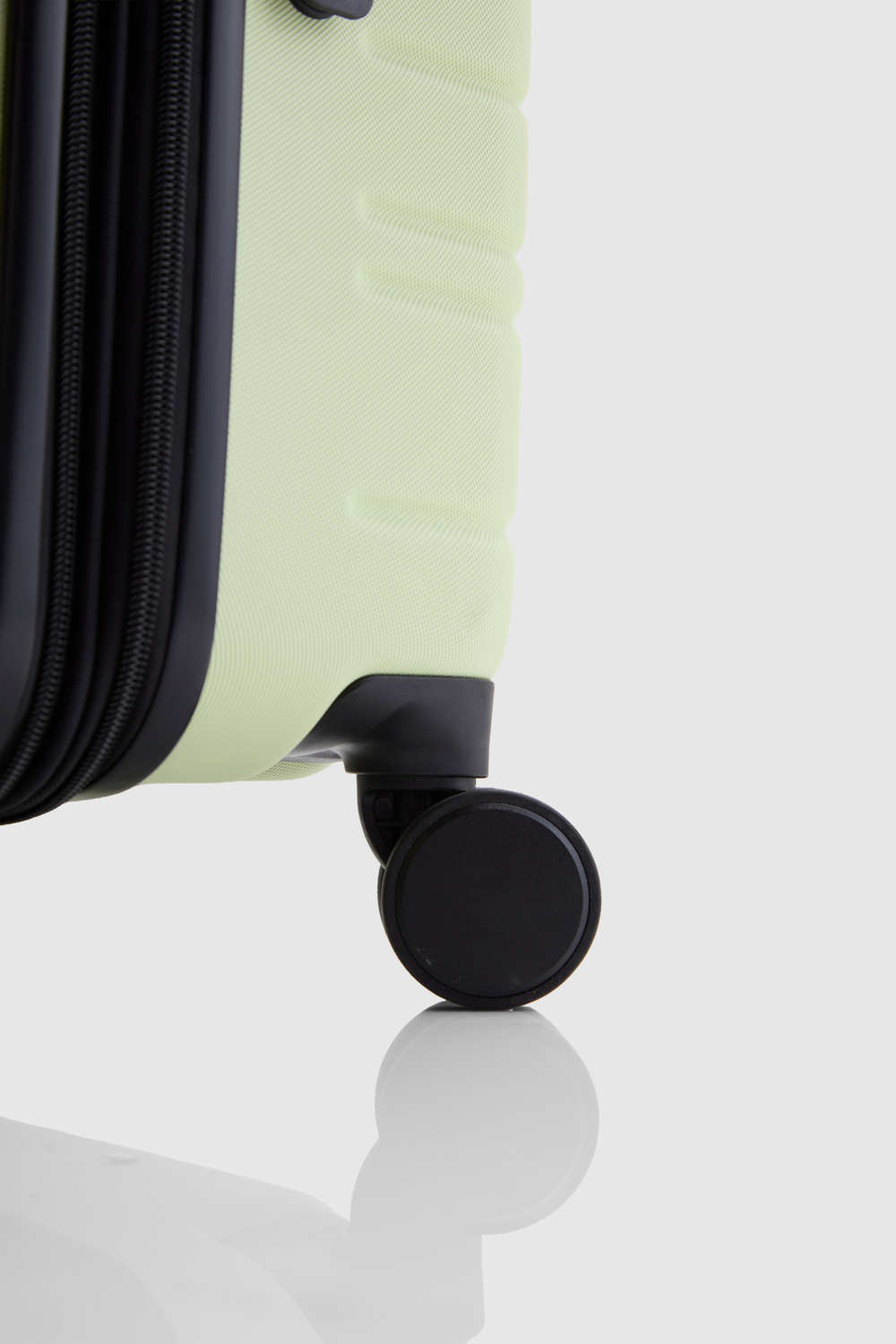 Stori Check-In 75cm Suitcase
